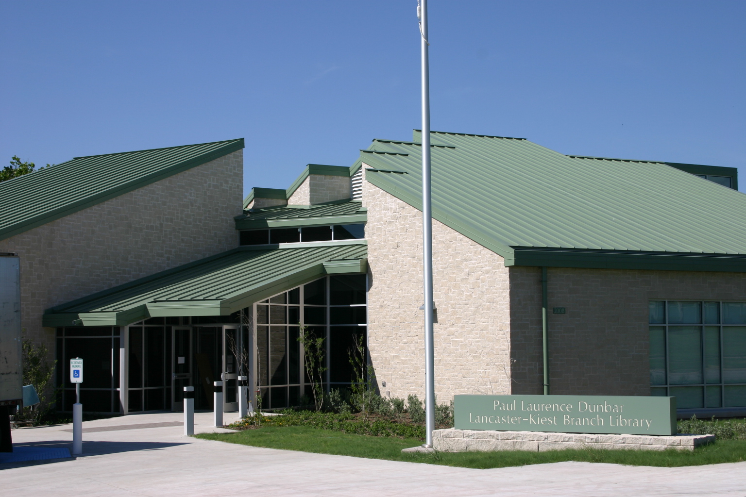 Paul Laurence Dunbar Lancaster-Kiest Branch Library