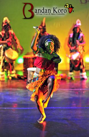 Bandan Koro dancers