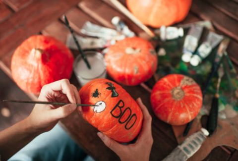 mini pumpkin painiting