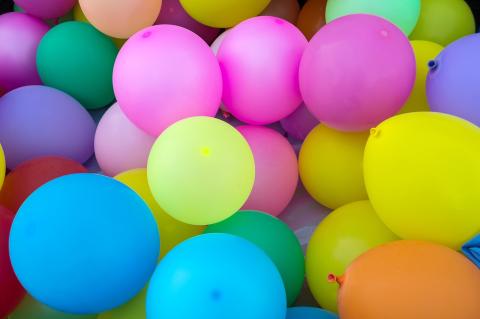 https://pixabay.com/photos/balloons-colorful-multicolored-1869790/