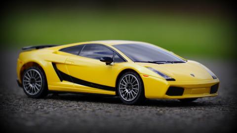 https://pixabay.com/photos/lamborghini-car-automotive-drive-1335242/