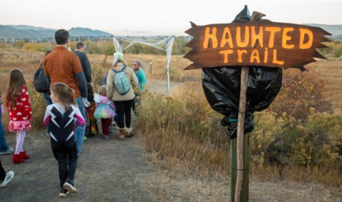 haunted trail sign 
