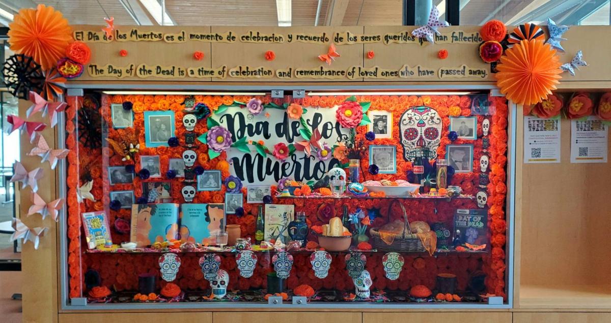 Photograph of the Dia de los Muertos display