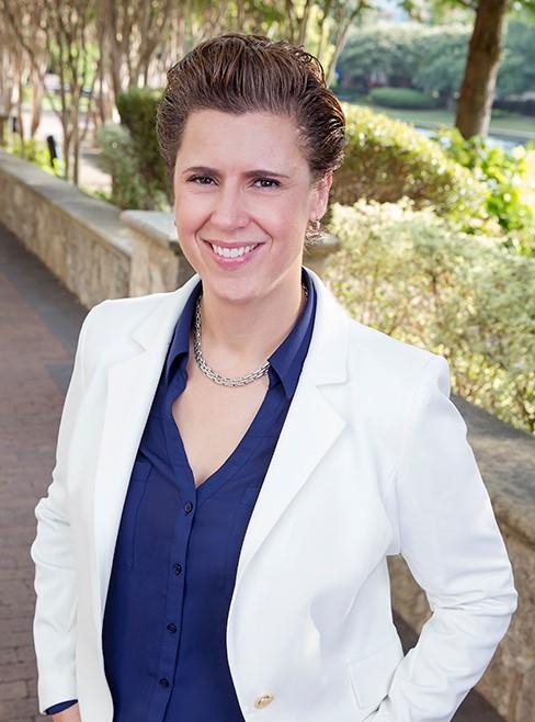 A headshot of lawyer Lorie Burch, who is leading this workshop.